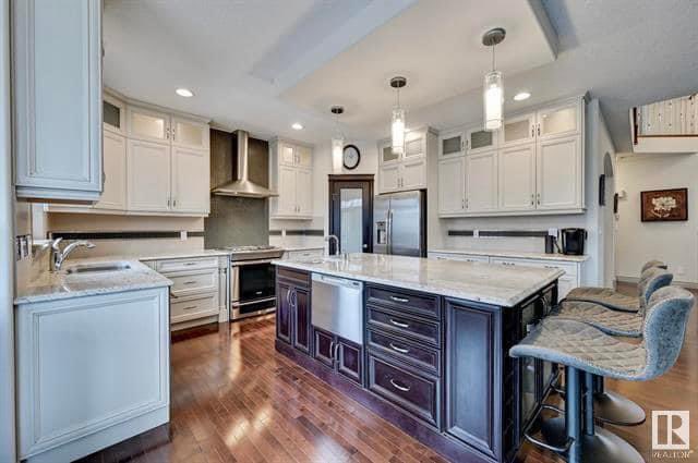 Alma_Hadzic's tweet photo. ** HOT NEW LISTING **
1222 Chahley Landing NW
$1,275,000
MLS# E4380828

CUSTOM WALKOUT backing onto PRIVATE RAVINE with over 3,000 sq ft of architecturally designed living space &amp; luxury 

Courtesy of Alma Hadzic of MaxWell Polaris
#NewListing #Yegre #YEG #YegHomes #YegNews https://t.co/8jb9qemLHO