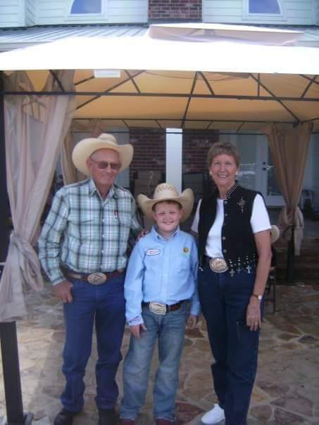 MY BUDDY SENT ME THIS AND I WANTED TO SHARE THAT'S HIS SON GOT TO SPEND THE DAY WITH THE LEGENDARY RODEO MANS PARENTS 'Lane Frost' 🤠🇺🇸✌️