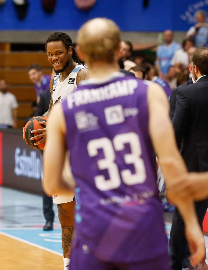 out of context breogán (@breoganada) on Twitter photo 