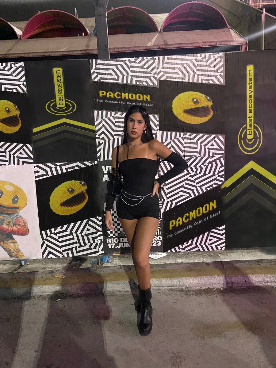 dornelasemanu's tweet image. Just got here at @pacmoon_'s party! 🚀