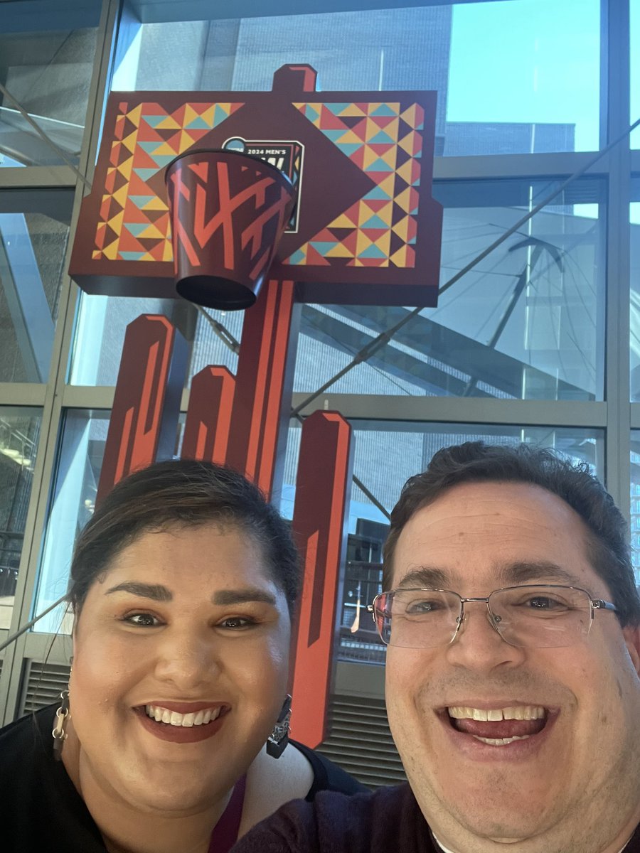 coryshaps's tweet photo. Had a great time at the #FinalFourFanFest!  Phoenix is always such a great host!!!  @azmajorevents @calaroche01 https://t.co/3o7jwp1FUB