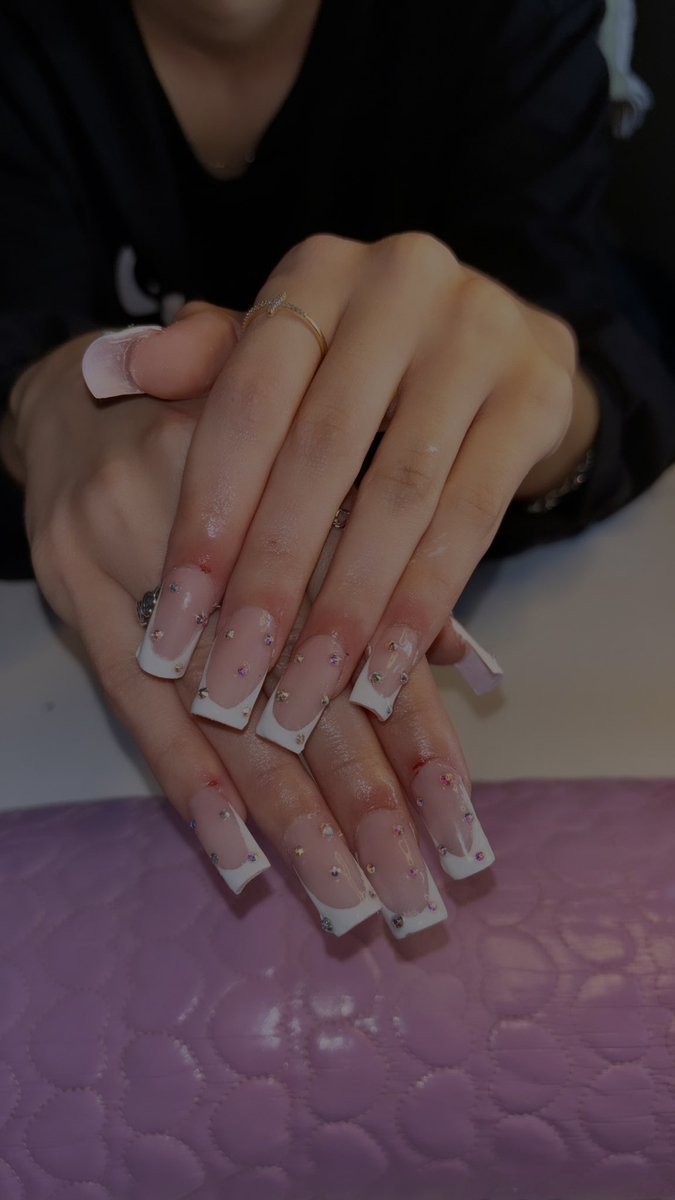 lovelyvxoxo's tweet photo. Bday set on my girl @aalexiss04 π©·β¨ #dfwnailtech https://t.co/3a9ciV7YE5