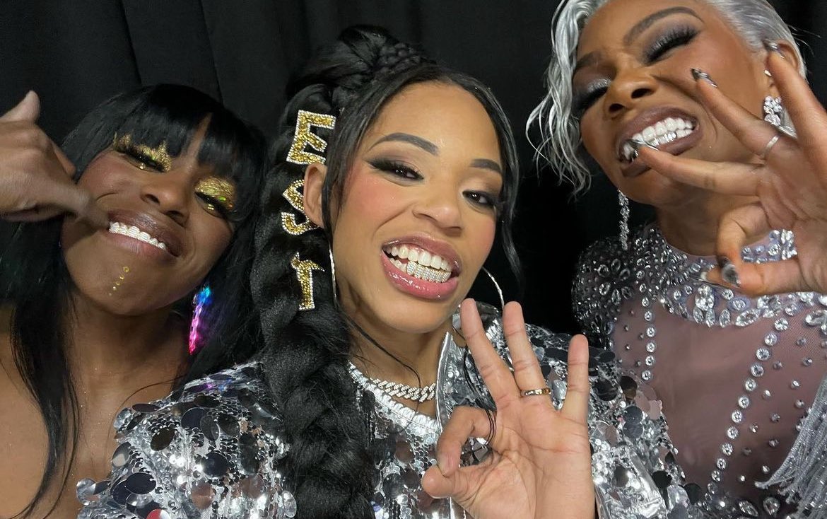 NOTWoodsENT's tweet photo. #WrestleMania
#NeckOfTheWoodsENT🏡
@NOTWoodsENT
#heirwallace
#noshenanigans
#PinkDiamond
#Simple
#BassiBoss
#MacWitTha
#RyGuy
#BeautifulOnes https://t.co/L3WQmmDHeN