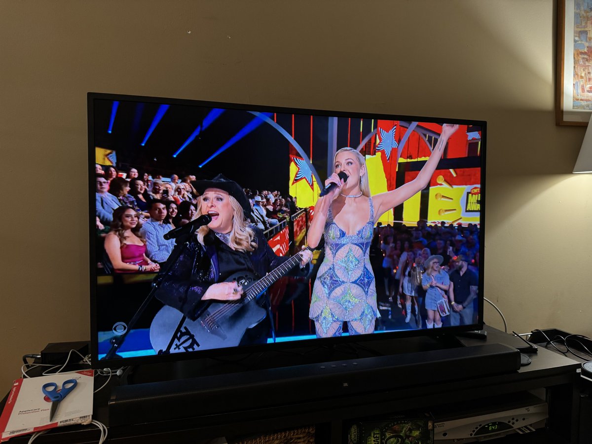 Yeeesss! <a href="/KelseaBallerini/">Kelsea Ballerini</a> and <a href="/metheridge/">Melissa Etheridge</a> !!! #CMTAwards