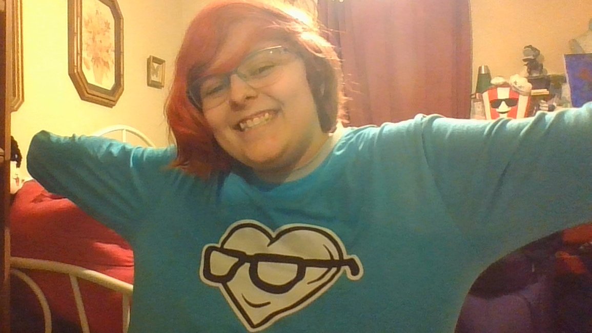 VeeTheBee_'s tweet photo. My patton cosplay is pretty on point :D
but yea!! i did my hair today and now its very fluffy! reminded me that i had this shirt from when i got the hoodie as well!! ๐๐
#sanderssides #thomassanders @ThomasSanders #FeaturedFander https://t.co/PpjGxyDn5O