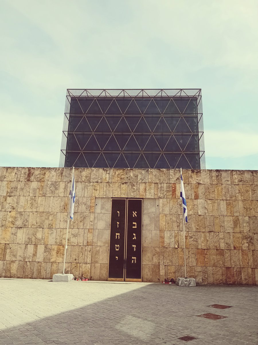 Seit sechs Monaten befinden sie sich in den Händen der antisemitischen Terrororganisation Hamas...
#BringThemHomeNow