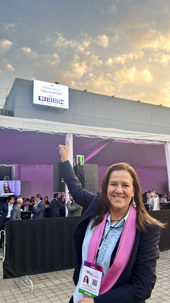 Mzavalagc's tweet image. Desde aquí los saludo, lista para presenciar el 1er. #DebateINE . 

Puedo decirles que hay gran ánimo, confianza y respaldo para nuestra próxima Presidenta, @XochitlGalvez. Por un #México democrático, por un #MxSinMiedo. 🙌🏼 

#DebateX #DebatePresidencial2024