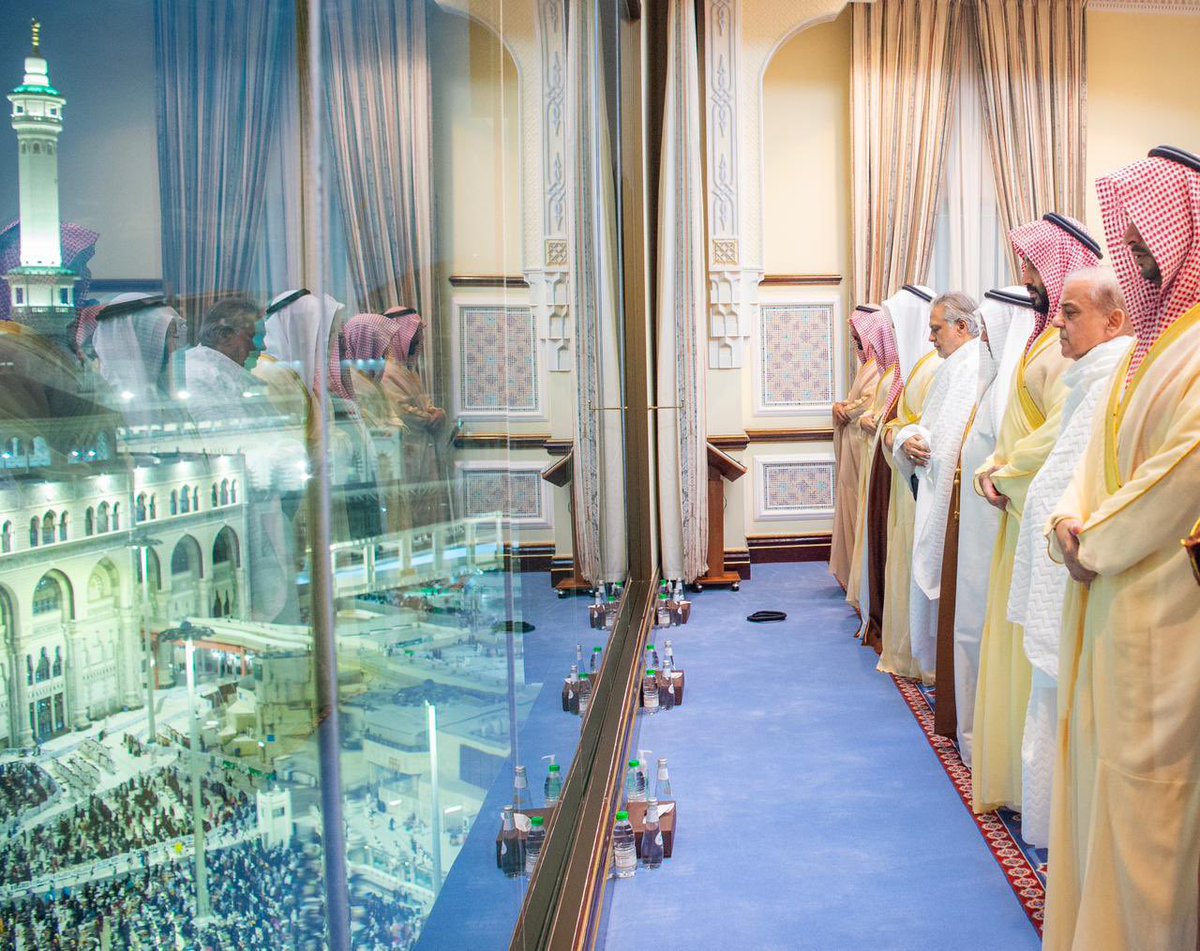 The Crown Prince joined the Congregation of Khatam Al Quran 1445/2024 in Masjid Al Haram from the As Safa Palace along with other Muslim leaders including Pakistan PM @CMShehbaz @MIshaqDar50