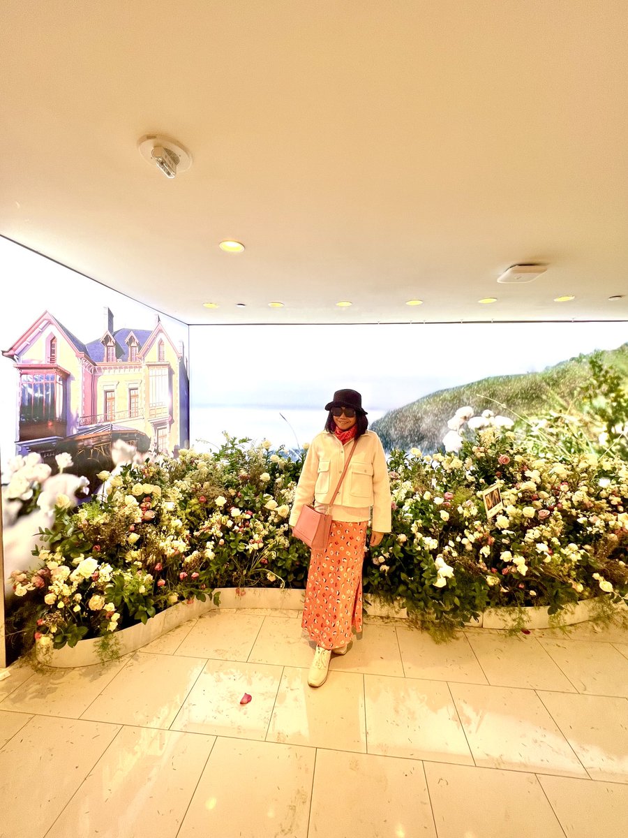 madel_suravilla's tweet image. More flowers in the 2nd floor. Amazingly beautiful. These are live flowers that adorn the store. Macy’s never fails every time. 🌷🌸🌺🌼🌹🌻

#Flowershow
#Macys
#Manhattan
#NYC
