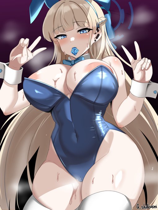 「先生専属メイドバニーのトキちゃんです、ピースピース❤」 