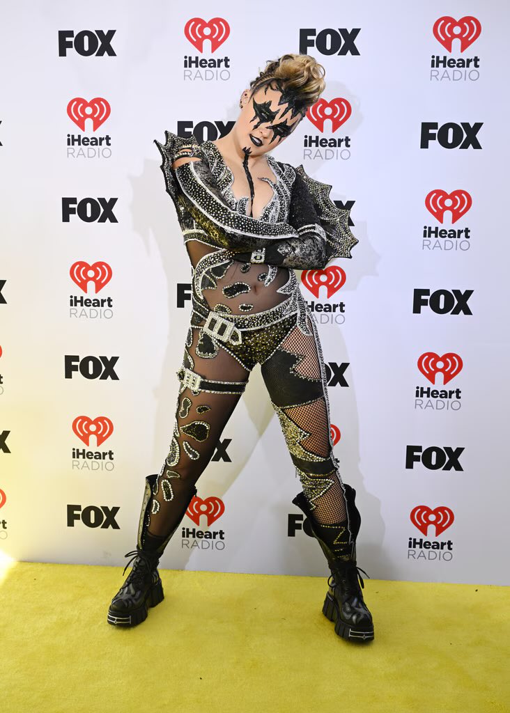 Jojo Siwa debuts at #Wrestlemania 2024. Insaaaaaane ☠️☠️