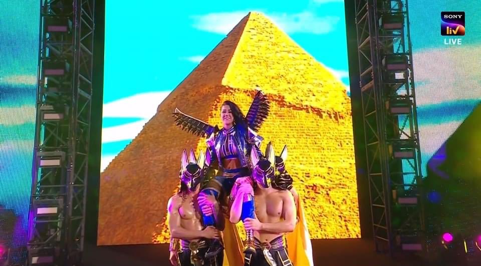 OhWowItsSeth's tweet photo. The boys got a new job quick! #WrestleMANia https://t.co/rRXlhVt0FN