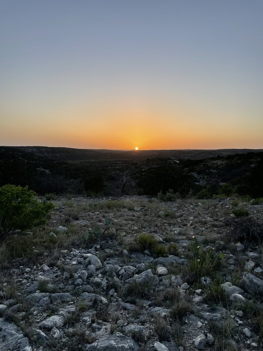 Eclipse Eve sunset in South Texas OMG in the path #BlackholeSun
#AgeOfAquarius