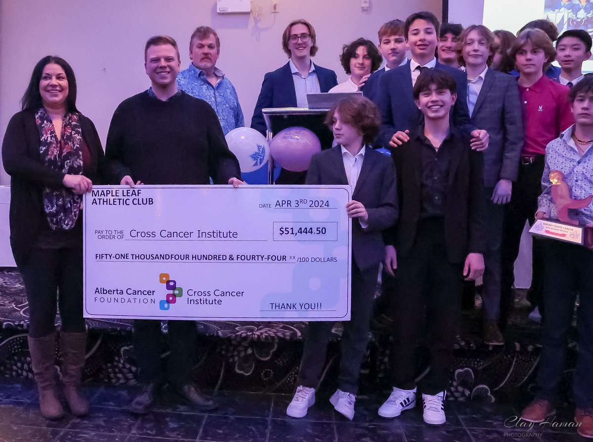 MLAC15AAAlumni's tweet photo. 💕At the 2024 #MLAC Awards Banquet our team proudly presented the cheque of over $51K to @albertacancer on behalf of @mlachockey 💕 Amazing fundraising teams 👏!

📸 Clay Haman #MLACPride #HockeyFightsCancer https://t.co/kOeWeAdV8D