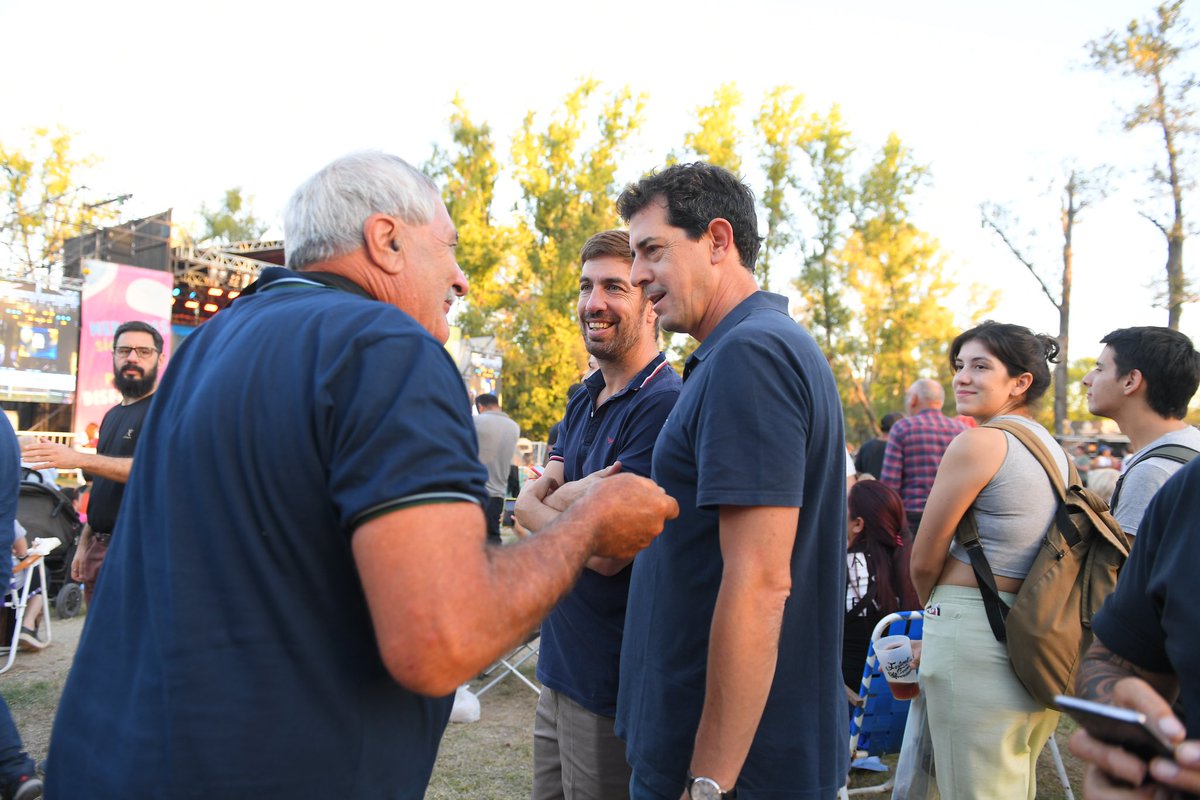 wadodecorrido's tweet image. La torta frita más grande del mundo es Argentina y se hace en Mercedes. Compartimos una hermosa tarde en la 24° Fiesta Nacional de la Torta Frita, una fiesta popular construida en comunidad que impulsa al trabajo, la cultura y el encuentro.