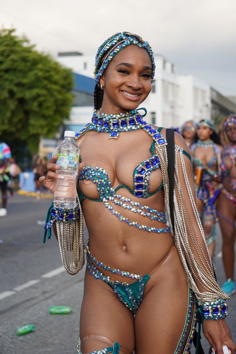 876SpringWater's tweet image. 🎵We creating history, let we make a documentary, put the cameras on we, document weeeee!🎵 #876Water ##XodusCarnival