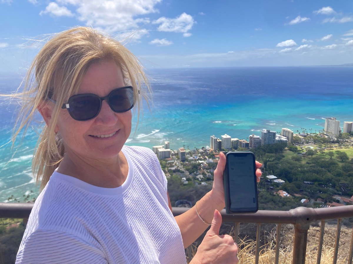 PacificPres's tweet image. Epic battle, historic result. @PacificMTennis downs #13 USD in 4-3 thriller to take 1st in #WCCsports &amp;amp; send message to #NCAATennis elite: @PacificTigers have arrived! Jean &amp;amp; I followed the action up #diamondhead &amp;amp; stayed at summit while Tiago Silva won the final 7-6, 2-6, 7-6.