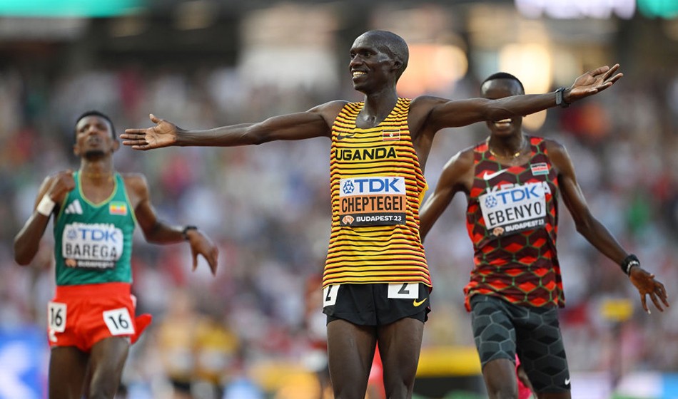 #LegendaryCheptegei On this day in 2018 Ugandan long distance runner @joshuacheptege1 won gold in 5000m in commonwealth games held in Gold coast, Australia He clocked 13:50:83 followed by Canadian Mohamed Ahmed while Kenyan Peter Zakayo finished third Tomothy Ayieko finished 4th