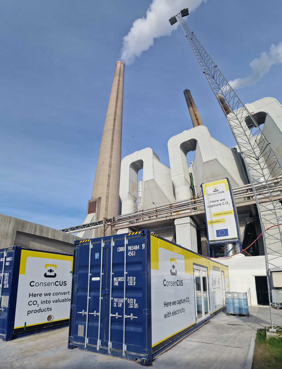 Fosboel's tweet photo. Right now we are moving my #PtX #CCUS #CO2 unit in the @newenergyco #ConsenCUS project out of @CementirHolding Aalborg Portland to Romania, #heavylifting 💪 https://t.co/o1jGNkJUYk