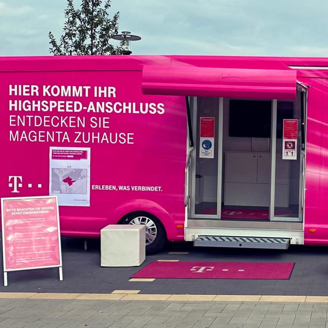 #Telekom-Infomobil zum Glasfasernetz in Breckerfeld, vom 9. April bis 22. April 2024, Montag bis Freitag in der Zeit von 10:00 bis 18:00 Uhr, Marktplatz Breckerfeld #DasNetz #Glasfaseristmagenta