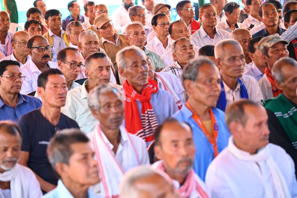 सबकी पुकार 400 पार!🪷

Engaged in inspiring conversations with Majuli’s esteemed elders, ahead of the upcoming Lok Sabha Elections. 

Their support and blessings are key to our journey towards a third term for our beloved PM Shri @narendramodi ji. 

#AbkiBaar400Paar