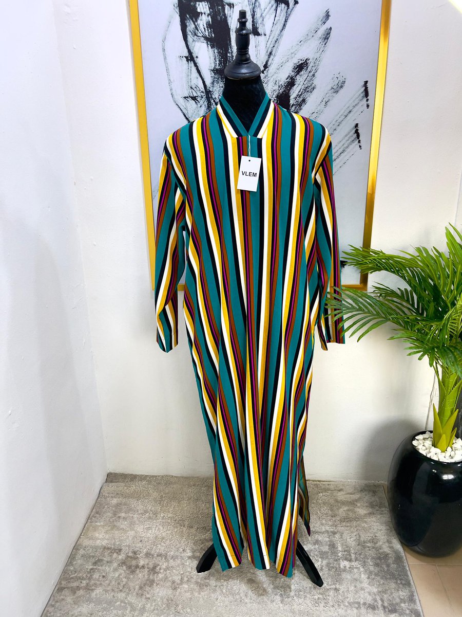 CzarNation's tweet photo. I buy what makes my heart sing. So, it's not that I follow one specific track. It's sort of what I like. I love colors. I love unique pieces. I love vintage clothing. That’s why I get all my vintage @vlem_co . Patronize #Vlem today …..Check thread for more🧵 https://t.co/M7wjCaIiju