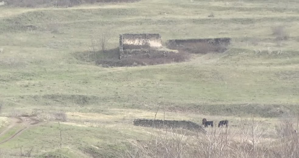 These photos are one of the 4 non-enclave villages of #Azerbaijan that remained under #Armenian #occupation for more than 30 years. It was completely destroyed & turned into a ruin. As a whole, more than 900 settlements of 🇦🇿were destroyed as a result of the occupation. Why do…