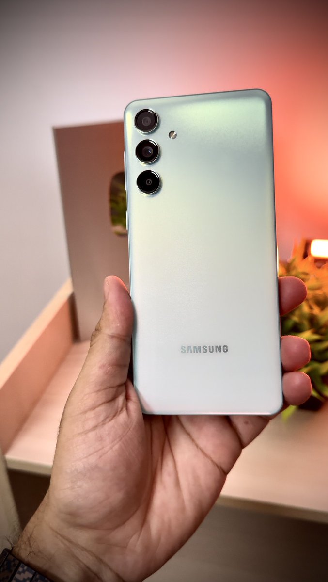 This is the Galaxy M55 5G
#samsung #GalaxyM55 #MustBeAMonster