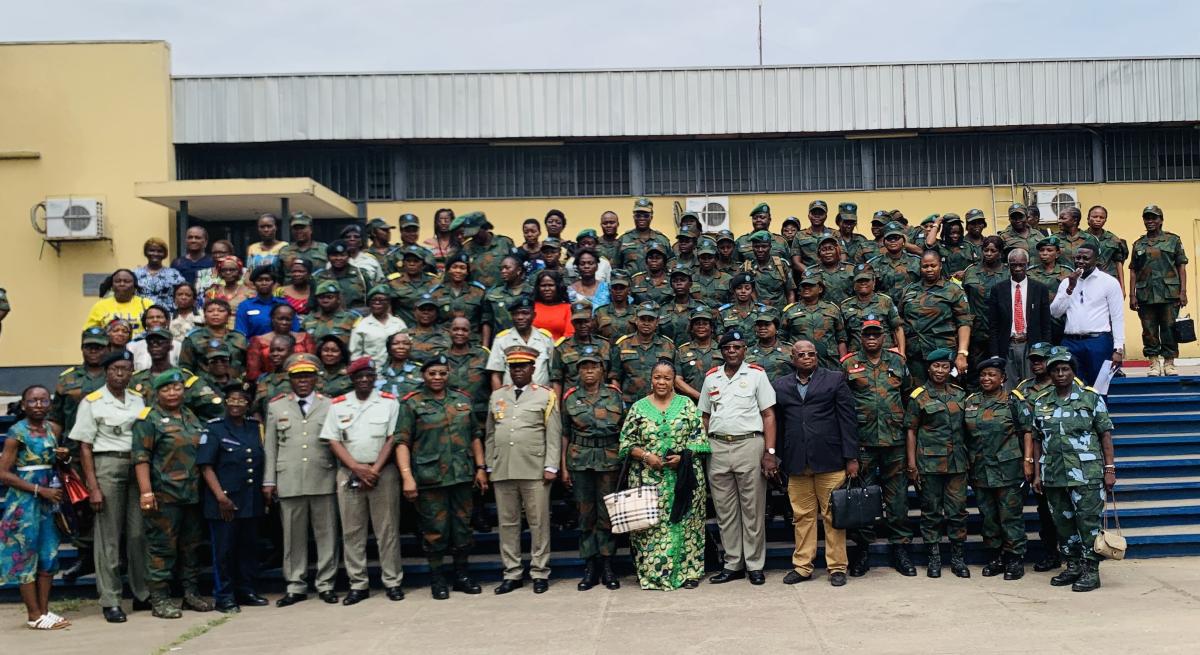 130 femmes militaires réunies en #RDC pour le programme 'Unis pour la paix et la sécurité', financé par l'UE. 🇪🇺 Un atelier, co-organisé par Enabel et @expertisefrance, met en avant le leadership féminin et l'autonomisation des femmes dans les sphères militaires et civiles. 🕊️