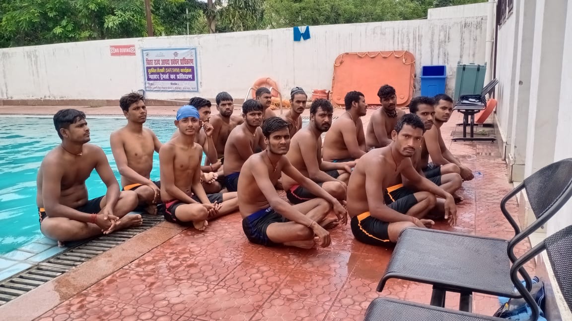 BsdmaBihar's tweet image. #bsdma सुरक्षित तैराकी कार्यक्रम के अंतर्गत  9 दिवसीय मास्टर ट्रेनर्स प्रशिक्षण के 19वें बैच में प्रशिक्षुओं की अर्हता जांच हुई। @09NDRF @ndmaindia @UNICEFIndia @BiharEducation_ @officecmbihar @NitishKumar @BiharDMD #safeswim