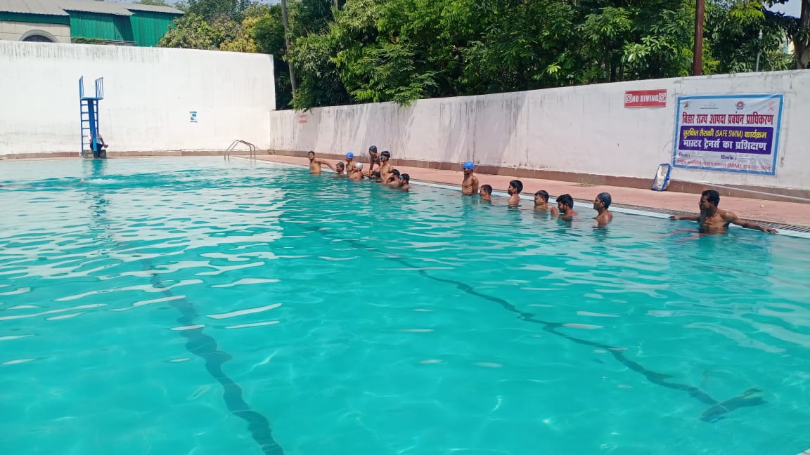 BsdmaBihar's tweet image. #bsdma सुरक्षित तैराकी कार्यक्रम के अंतर्गत  9 दिवसीय मास्टर ट्रेनर्स प्रशिक्षण के 19वें बैच में प्रशिक्षुओं की अर्हता जांच हुई। @09NDRF @ndmaindia @UNICEFIndia @BiharEducation_ @officecmbihar @NitishKumar @BiharDMD #safeswim