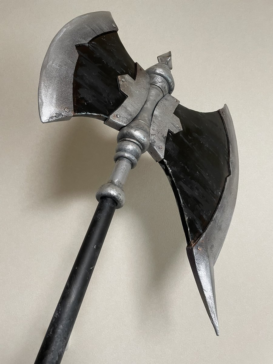 葬送のフリーレンのシュタルクの斧を制作。依頼主の希望は使い込んだ