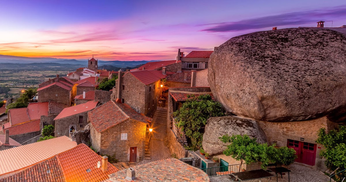 At more than 750 meters above sea level, the “most Portuguese village in #Portugal” stands in the municipality of Idanha-a-Nova. #Monsanto