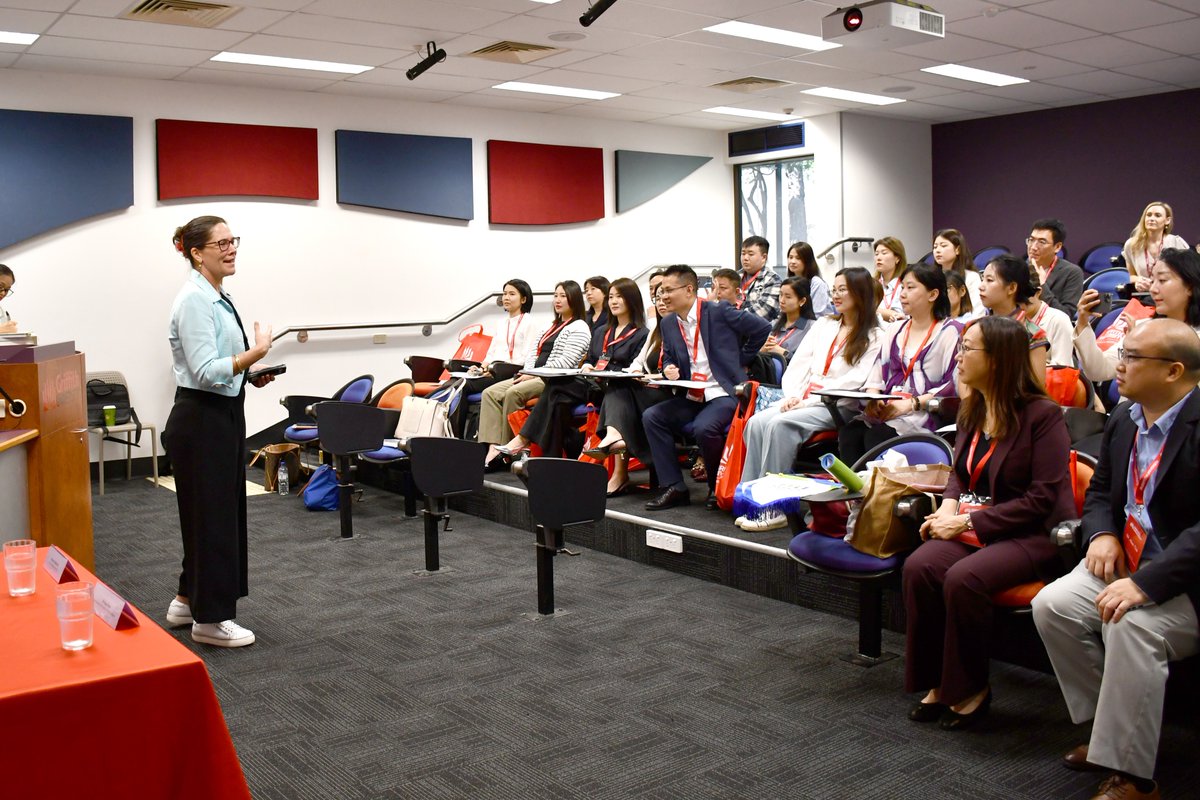 Dr. Ruan Zongze, Consul-General of PRC in Brisbane, and Vice-Consul Ms. Li Ze recently visited Griffith University for a special speech. Dr. Ruan discussed business, cultural ties, and business opportunities between Australia and China. @Griffith_Uni @Griffith_Intl @GriffithBiz