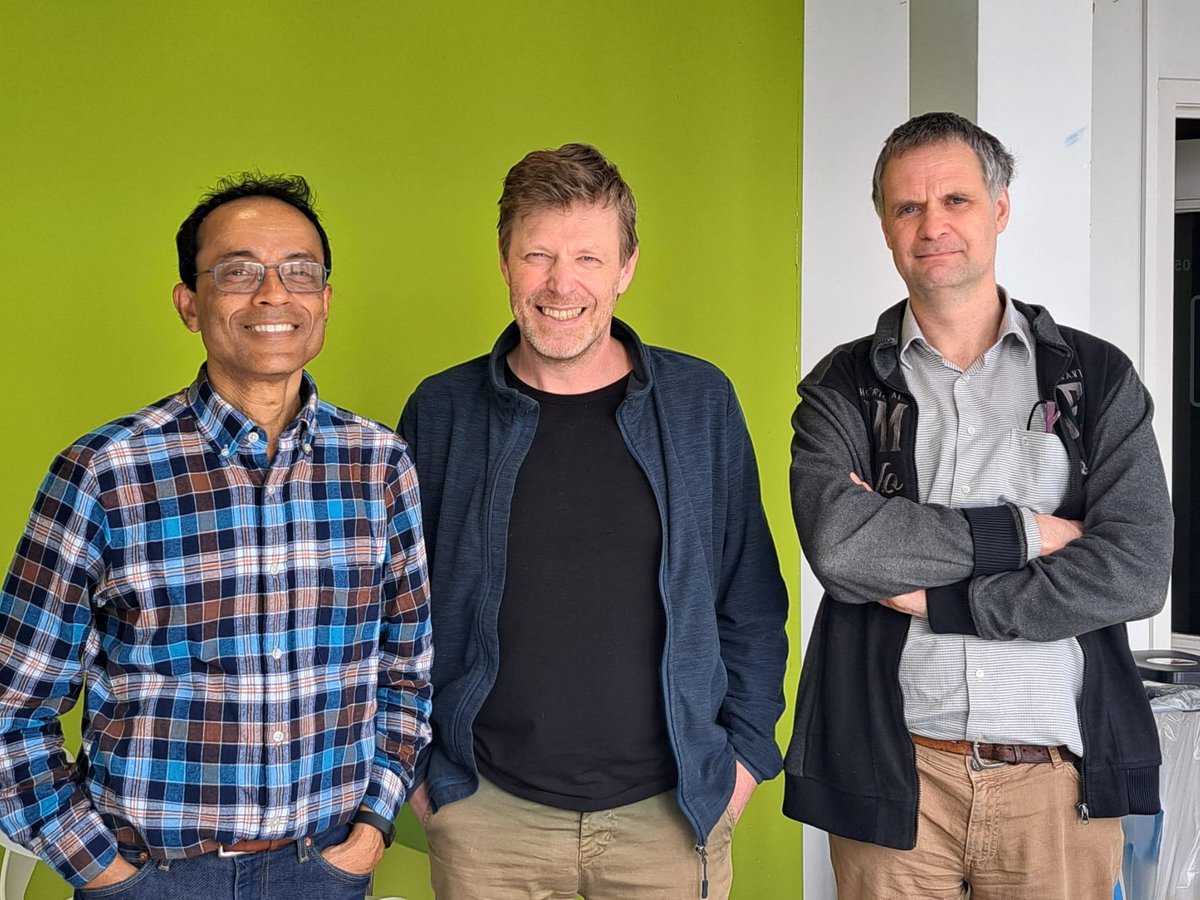 Last week, we welcomed Ashim Datta from @Cornell! Here in the picture with @pieterverboven and Bert Verlinden of @vcbtmebios, he paid us a visit for an international project to advance food process simulations.
@biosystkuleuven , @LeuvenPlantInst