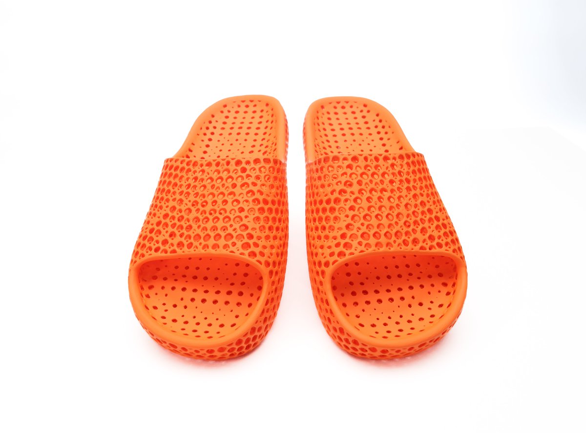 Umei3D's tweet photo. Moonwalkers in one of its many colors! How would you style these up?!🔥🔥🔥

#moonwalkers #umeimoonwalkers #slides #3Dprintedslides #umei #umei3D #cushionstep #3Dprinting #3Dprintingshoes #3Dtechnology #3dprinting #3dprintingshoes #3dtechnology #fashionshoes #fashion #casualstyle https://t.co/X0lnWWL20L