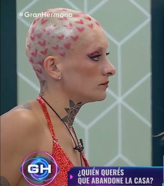 Faacuveron's tweet photo. Por si no lo viste y telefé te lo ocultó, durante la última semana Furia: habló del físico de sus compañeros, tuvo comentarios xenofobos para otros, amenazó de muerte a Catalina, violentó a su pareja, trató a las mujeres de trolas y envidiosas. JULIANA al 9009 #granhermano https://t.co/209xdxLrzY