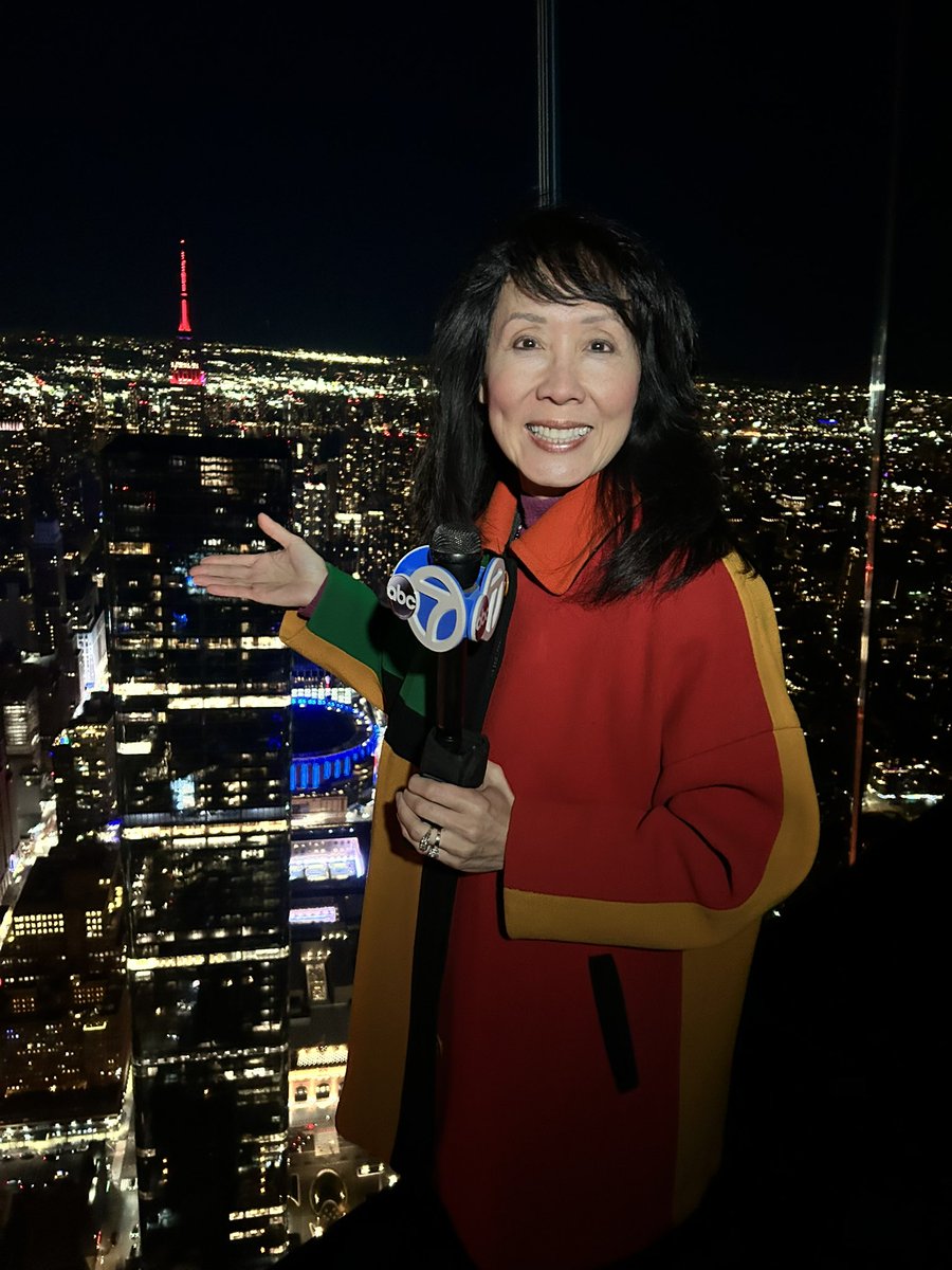 Bling courtesy NYC skyline @ABC7NY @EdgeNYC