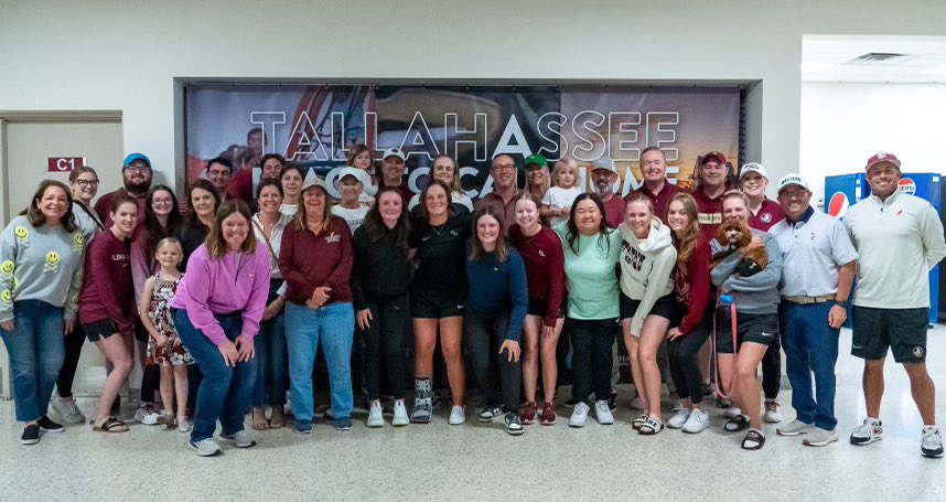 DeanB_FSULaw's tweet photo. Homecoming fit for a champion! The FSU golf family welcomes Lottie Woad back from Augusta as she brings home the 2024 ANWA title! πβ³οΈ #LottieWoad #Augusta #FSUGolf @anwagolf @chuckwalshfsu https://t.co/lCFl8s2NQh