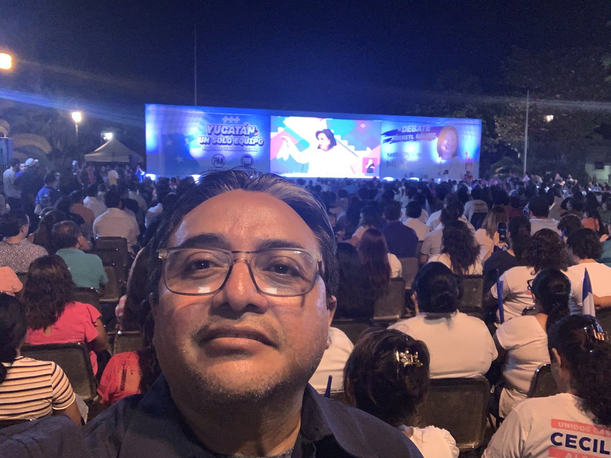 DjDIV0's tweet photo. En el debate presidencial Xóchitl https://t.co/OVcvRcsCLb