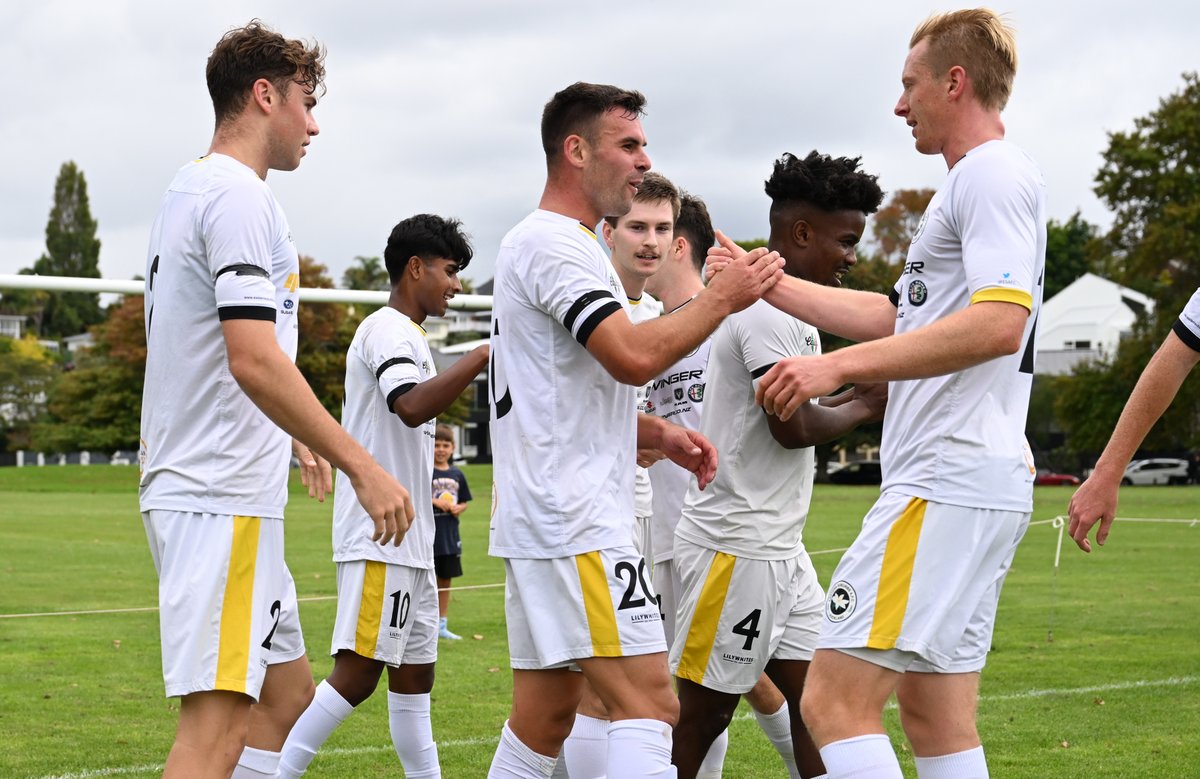 Check out some of the best shots from the @ESAFC vs @tcafc_nz match last Saturday! 📸 @PhotosportNZ #NZNationalLeague #NZFootball