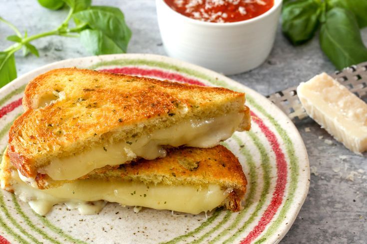 Garlic bread grilled cheese sandwich
yea or nay?