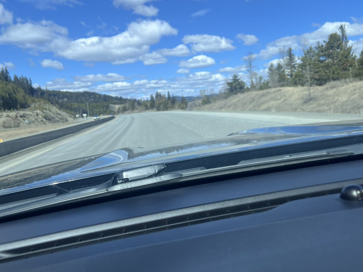 kamlawyer's tweet photo. I remember when having lanes on a major highway was a thing
#coquihalla @DriveBC https://t.co/5HTg3x94fc