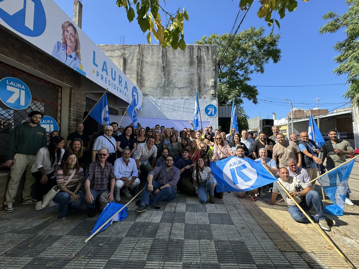 ¡Seguimos sumando sedes!

Hoy, con mucha alegría y compromiso, inauguramos sedes de nuestra <a href="/lista71/">Lista 71 [oficial]</a> en Sayago, Centro y Pocitos junto a <a href="/lauraraffo/">Laura Raffo</a>.

#HagamosHistoria