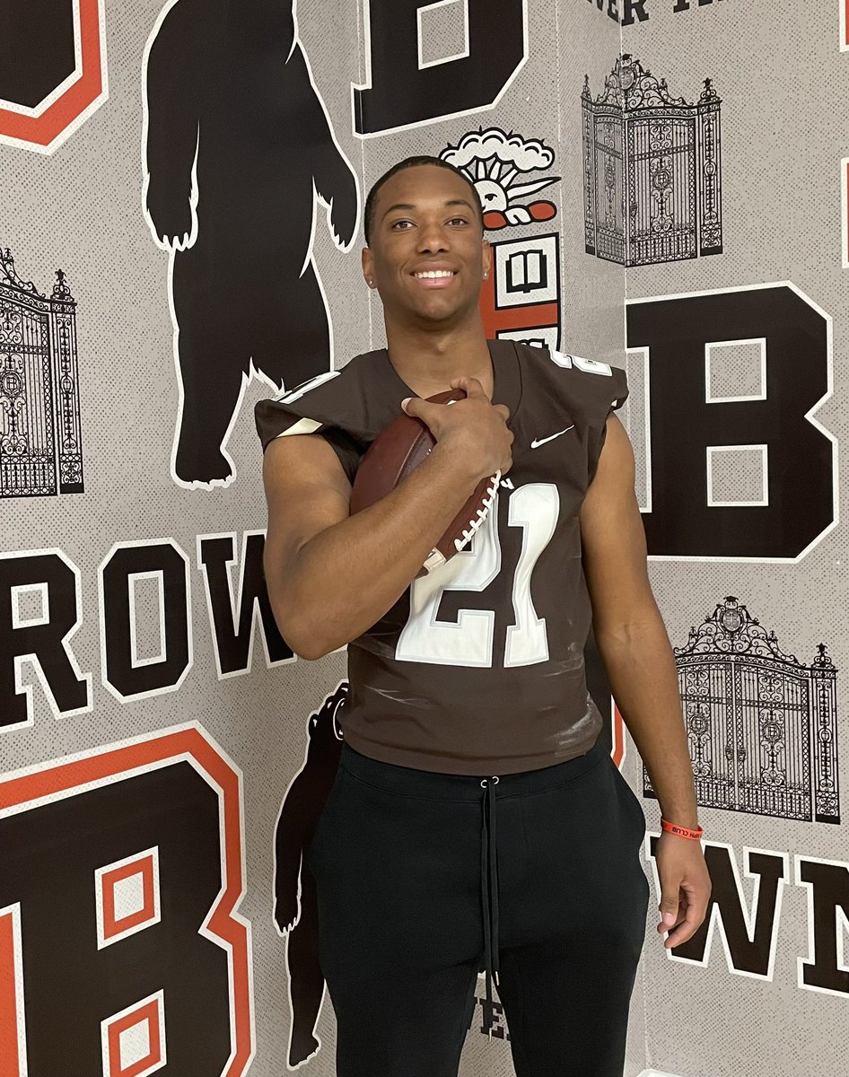 Thanks @mister_coachZib for having me up on Brown’s Junior Day. Enjoyed meeting the coaches, watching practice, touring the facilities and learning more about the program from <a href="/BrownHCPerry/">James Perry '00</a>