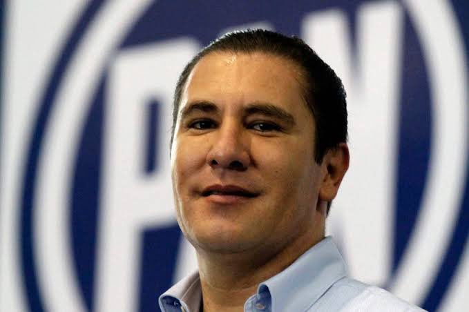 CapitalPueblaMx's tweet photo. Hoy, Rafael Moreno Valle debería estar en la silla de @XochitlGalvez en el #DebatePresidencial Era el único político de la oposición con talento, tamaños y posibilidades. https://t.co/Z5VAthUCl3