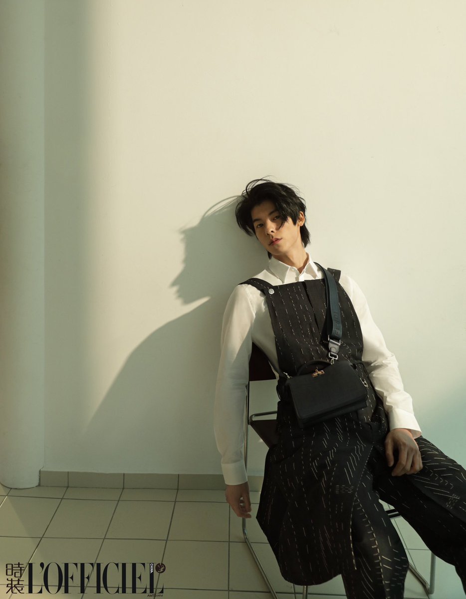 forguanghan's tweet photo. Xu Guanghan for L’OFFICIEL April Cover Issue

#XuGuanghan #GregHsu #许光汉 #許光漢 https://t.co/VJuISypUjF