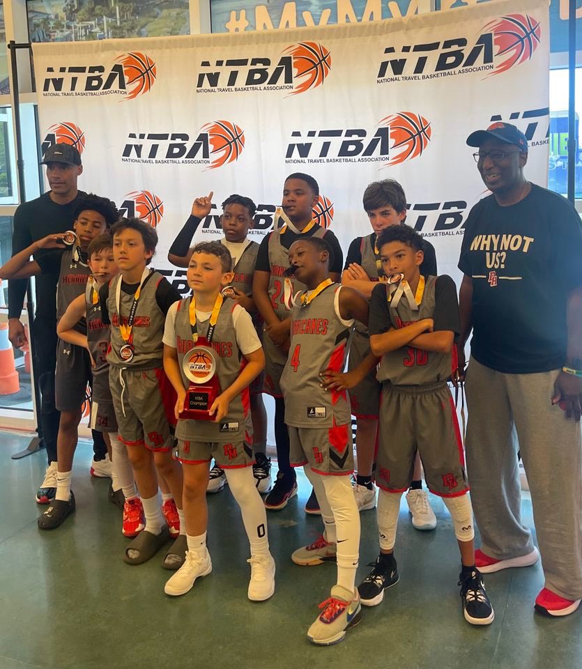 DHurricanes2002's tweet photo. Congrats DH 5th grade on winning the championship. #BallinattheBeach https://t.co/JAT9WM5aVa