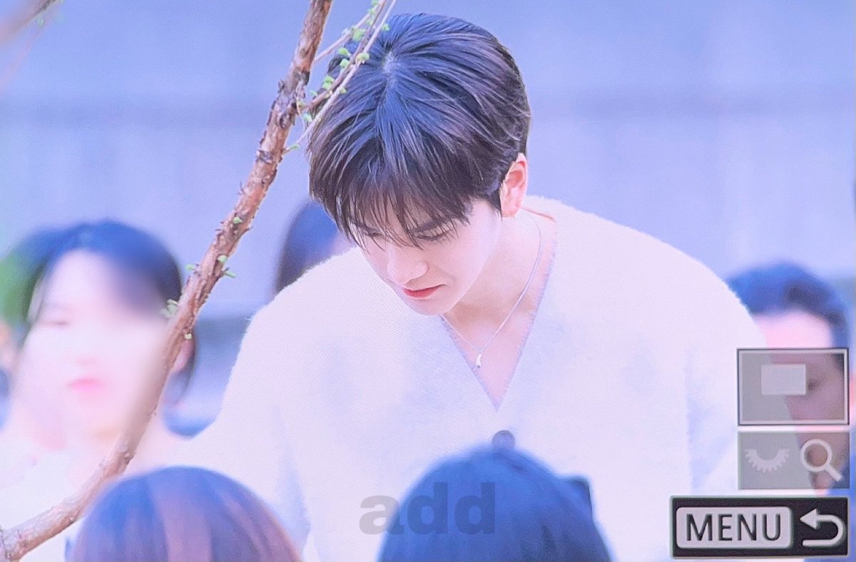 240408
나무심기 재밌네..
#더보이즈 #THEBOYZ #영훈 #YOUNGHOON