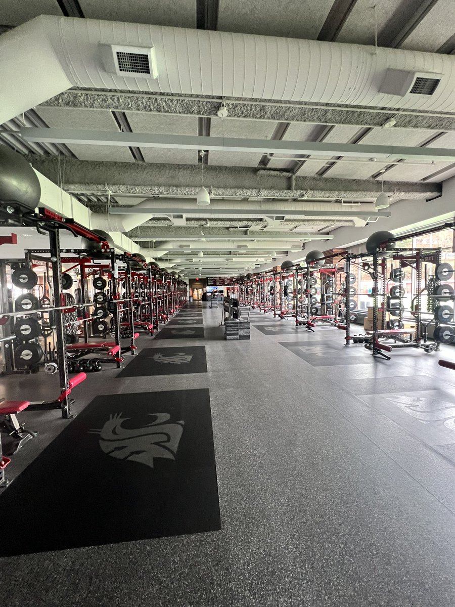 Had a great time at @WSUCougarFB yesterday. Thank you to all the staff and coaches for their time and hospitality @JustinMesa_ @CoachMalone18 @kuykendall_kyle @tayylorlong